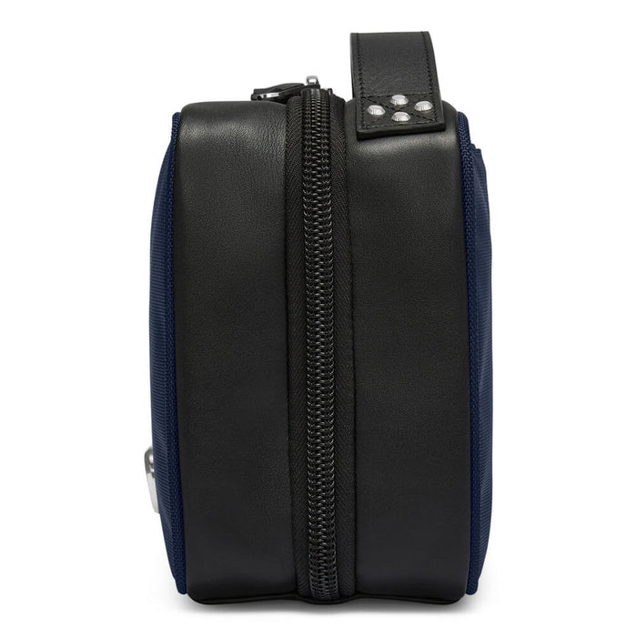 Club Glove Tour Hanging Toiletry Bag